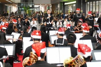 해군 진해기지사령부, 창원한마음병원서 크리스마스 콘서트 개최